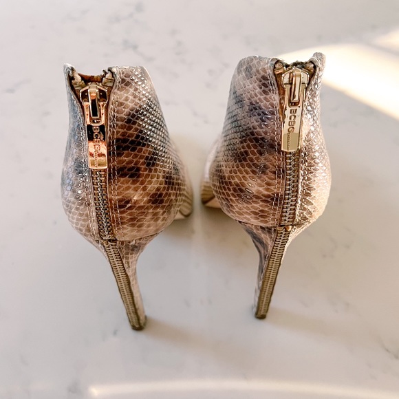 BCBG BCBGeneration Snake Zipper Back Heel Pump 6 - Picture 6 of 7